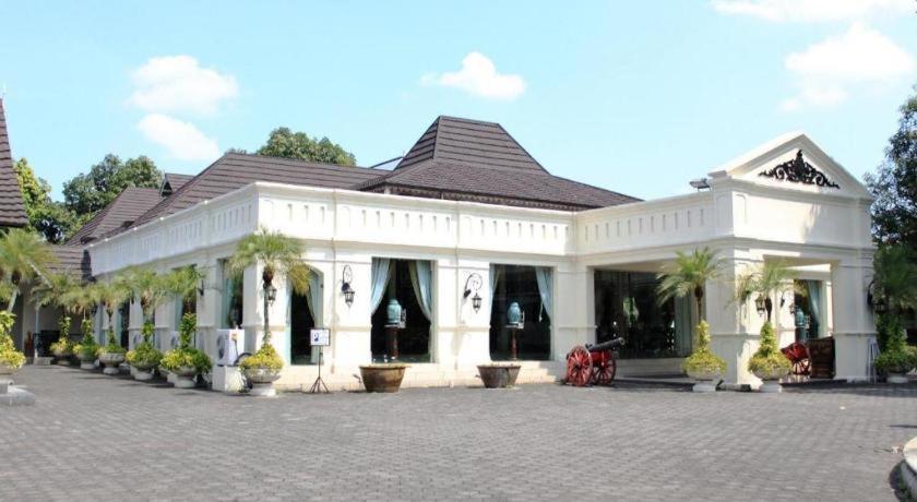 Sarila Hotel Solo Buitenkant foto